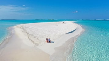 Nära stranden, vit sandstrand och gratis transport till/från stranden