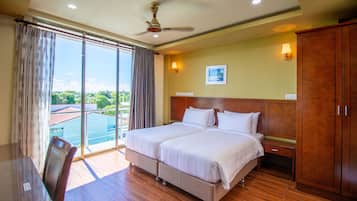 豪華雙人或雙床房 | 高級寢具、Select Comfort 床墊、迷你吧、獨特裝修