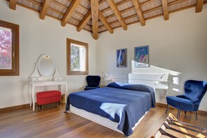 3 chambres, fer et planche à repasser, accès au Wi-Fi (inclus)