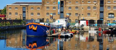 アパートメント ベッド (複数台) | 外観