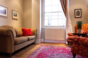 Apartment, 2 Queen-Betten | Wohnzimmer