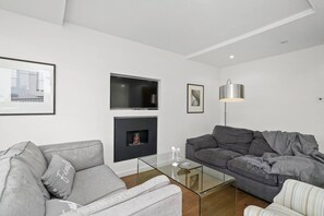 Apartment, 1 Queen Bed with Sofa bed | Living area | 30-inch TV with cable channels - Livestay- Trendy 1bed With Balcony in Westminster (London)