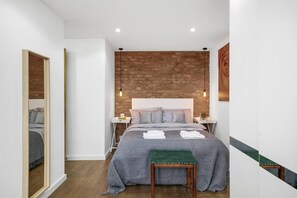 Apartment, 1 Queen Bed with Sofa bed | 1 bedroom, iron/ironing board, free WiFi, bed sheets - Livestay- Trendy 1bed With Balcony in Westminster (London)