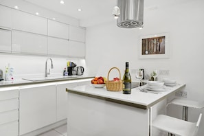 Apartment, 1 Queen Bed with Sofa bed | Private kitchen