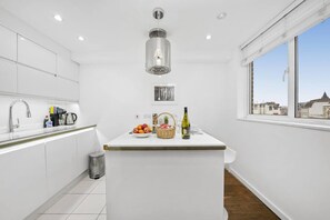 Apartment, 1 Queen Bed with Sofa bed | Interior - Livestay- Trendy 1bed With Balcony in Westminster (London)