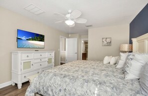 6 bedrooms, desk, iron/ironing board, free WiFi