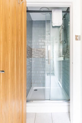 Dan Suite by Koya Homes