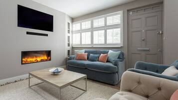 Apartment (2 Bedrooms) | Living area