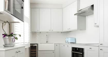 Bathurst Mews II by Onefinestay