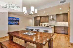 ميكروويف، فرن، موقد طهي مسطح، غسالة أطباق