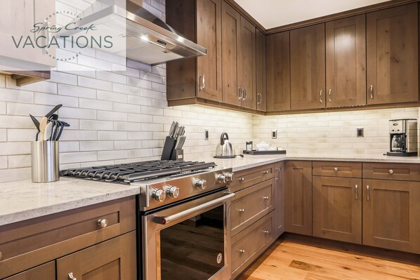 ميكروويف، فرن، موقد طهي مسطح، غسالة أطباق