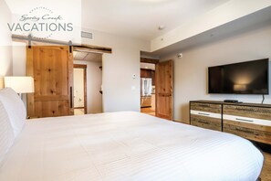 3 habitaciones, tabla de planchar con plancha, wifi y ropa de cama 