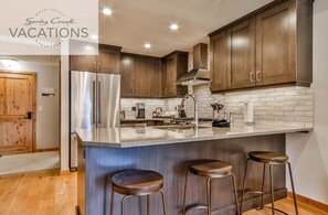 Micro-ondes, four, plaque de cuisson, lave-vaisselle