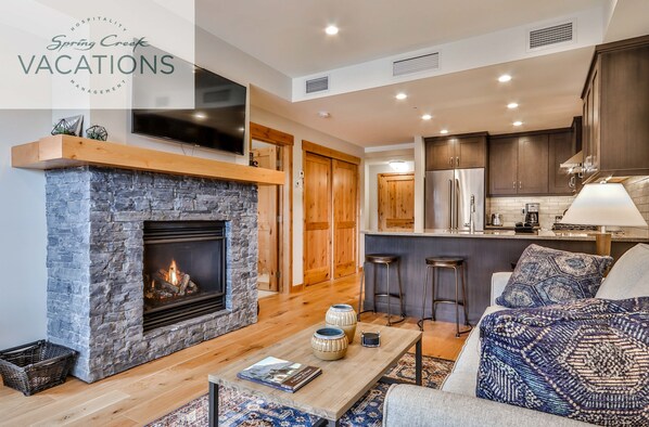 Télévision, cheminée