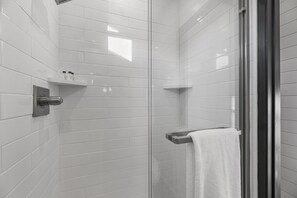 Shower, hair dryer, towels - Brine Time: 2 mins to Lake Conroe! Heated Pool, Fire Pit, Stocked Ponds (Willis)