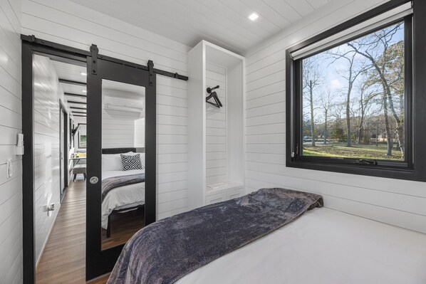 1 camera, Wi-Fi, lenzuola