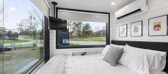 Texas Crutch: 2 mins to Lake Conroe! Rooftop deck, Heated Pool, Fire Pit