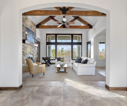 LUXURY home 2 mins to Lake Conroe! Heated Pool, Stocked Ponds, Cute Pygmy Goats