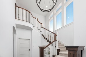 Interior - LUXURY home 2 mins to Lake Conroe! Heated Pool, Stocked Ponds, Cute Pygmy Goats (Willis)