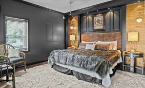 3 makuuhuonetta, työpöytä, silitysrauta/-lauta, ilmainen Wi-Fi