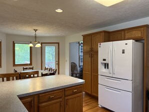 Fridge, microwave, oven, stovetop - Entire Elegant Single-Family House in Upscale Neighborhood & Convenient Location (Lincoln)