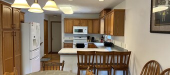 Entire Elegant Single-Family House in Upscale Neighborhood & Convenient Location