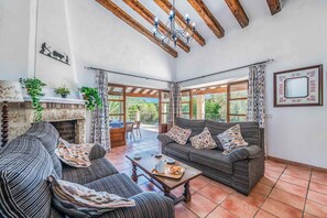 TV, fireplace - Samoter, Finca 5EstrellasHome Mallorca (Cala San Vicente)