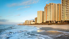 Beach nearby - Wyndham Ocean Boulevard - Right on the Beach (North Myrtle Beach)
