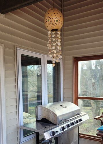 Family and small dogs friendly. Close to interstate, 15 minutes from Nashville