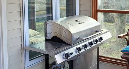 Family and small dogs friendly. Close to interstate, 15 minutes from Nashville