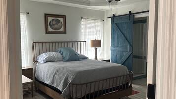 2 habitaciones, escritorio, tabla de planchar con plancha y wifi gratis