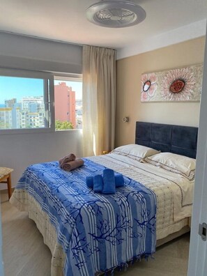 1 soverom, skrivebord, strykejern/-brett og wi-fi (inkludert)