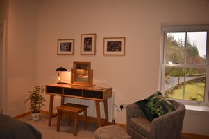 Double Room, Ensuite (Oak) | Hypo-allergenic bedding, individually furnished, blackout drapes