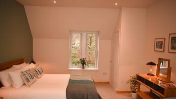 Double Room, Ensuite (Oak)