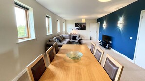 Deluxe Duplex | Living area | 38-inch LED TV with satellite channels, TV - City Center Retreat - 2 bed duplex (Milton Keynes)