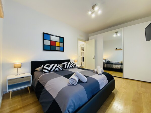 2 bedrooms, iron/ironing board, travel crib, free WiFi