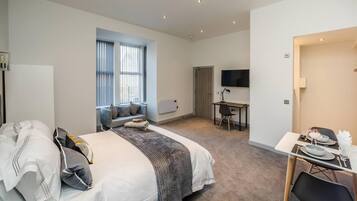 Apartment, 1 Queen Bed | 1 bedroom, free WiFi, bed sheets