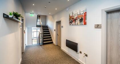 Exquisite Serviced Studio With Private Parking