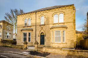Studio | Exterior - Exquisite Serviced Studio With Private Parking (Huddersfield)