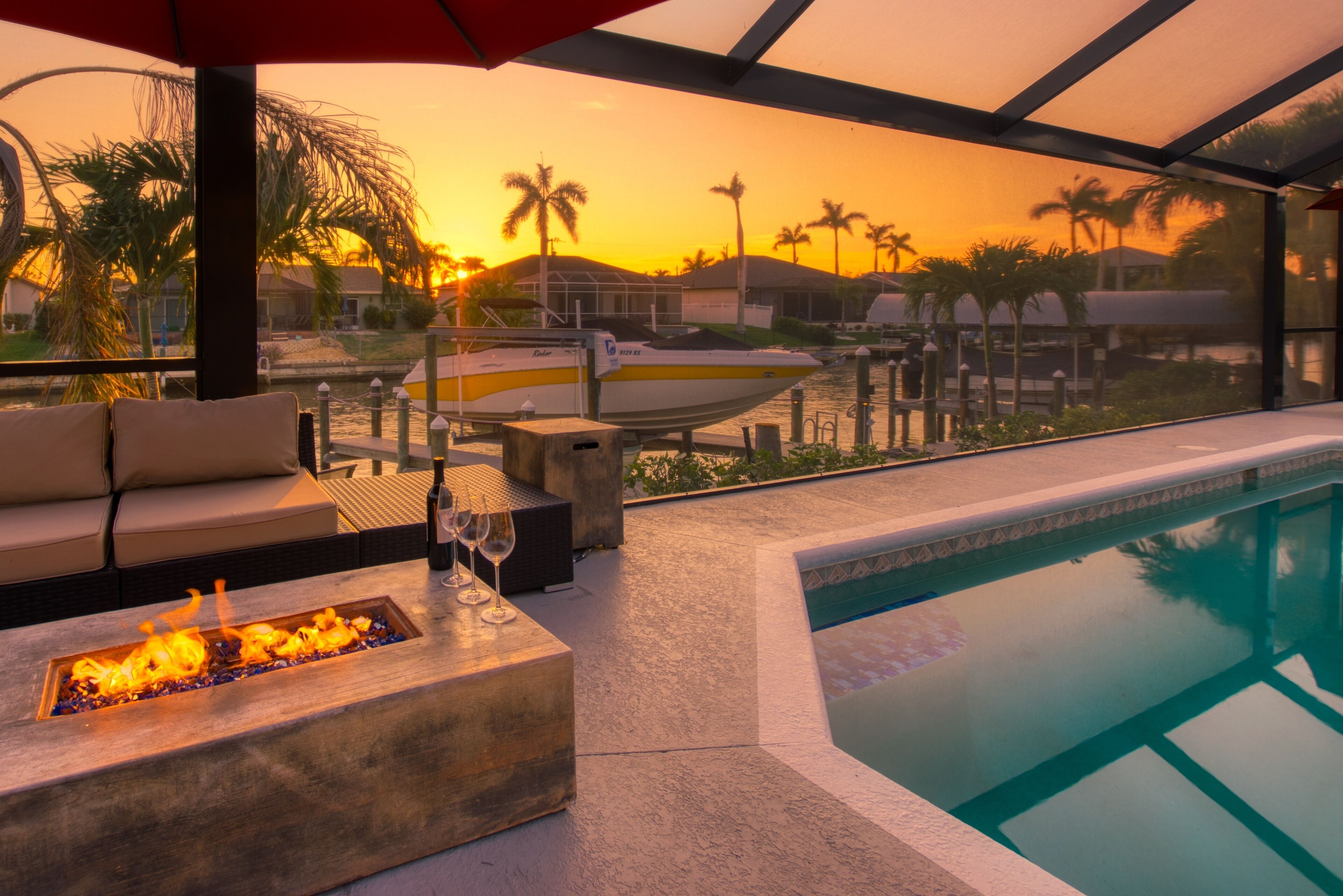 室外游泳池，恒温泳池