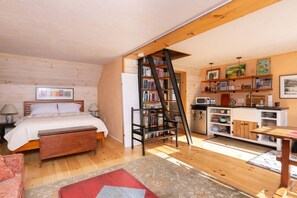 1 quarto, escrivaninha, ferros/tábuas de passar roupa, Wi-Fi de cortesia