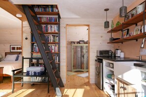 Schreibtisch, Bügeleisen/Bügelbrett, kostenloses WLAN, Bettwäsche