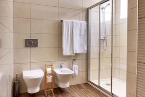 Ducha y secador de pelo