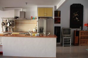 Fridge, microwave, oven, stovetop - Comfortable, loft-style, in the heart of the Historic Center, and close to the beach. (La Vila Joiosa)