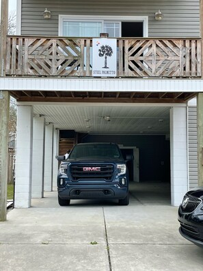 المنطقة المحيطة بالمنشأة