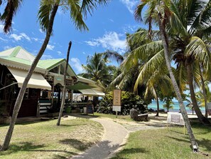 Property grounds - Balisier 148, all Comfort, Anse des Rochers. Guadeloupe. (Saint-François)