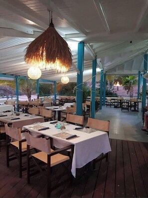 Outdoor dining - Balisier 148, all Comfort, Anse des Rochers. Guadeloupe. (Saint-François)