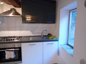 Basic Apartment | Private kitchen