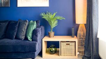 House, Private Bathroom | Lounge