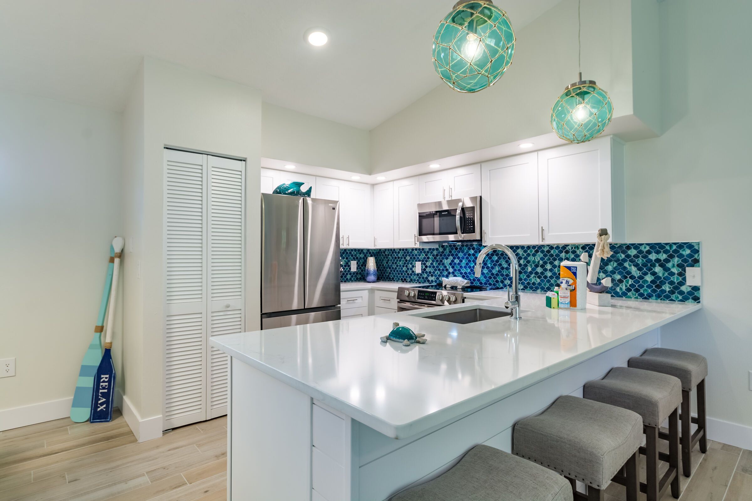 冰箱、微波炉、烤箱、炉灶